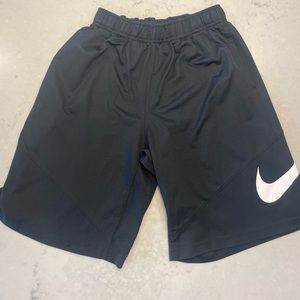 Nike Men’s Dry-Fit 9” Woven Graphic Fitness Shorts In Black